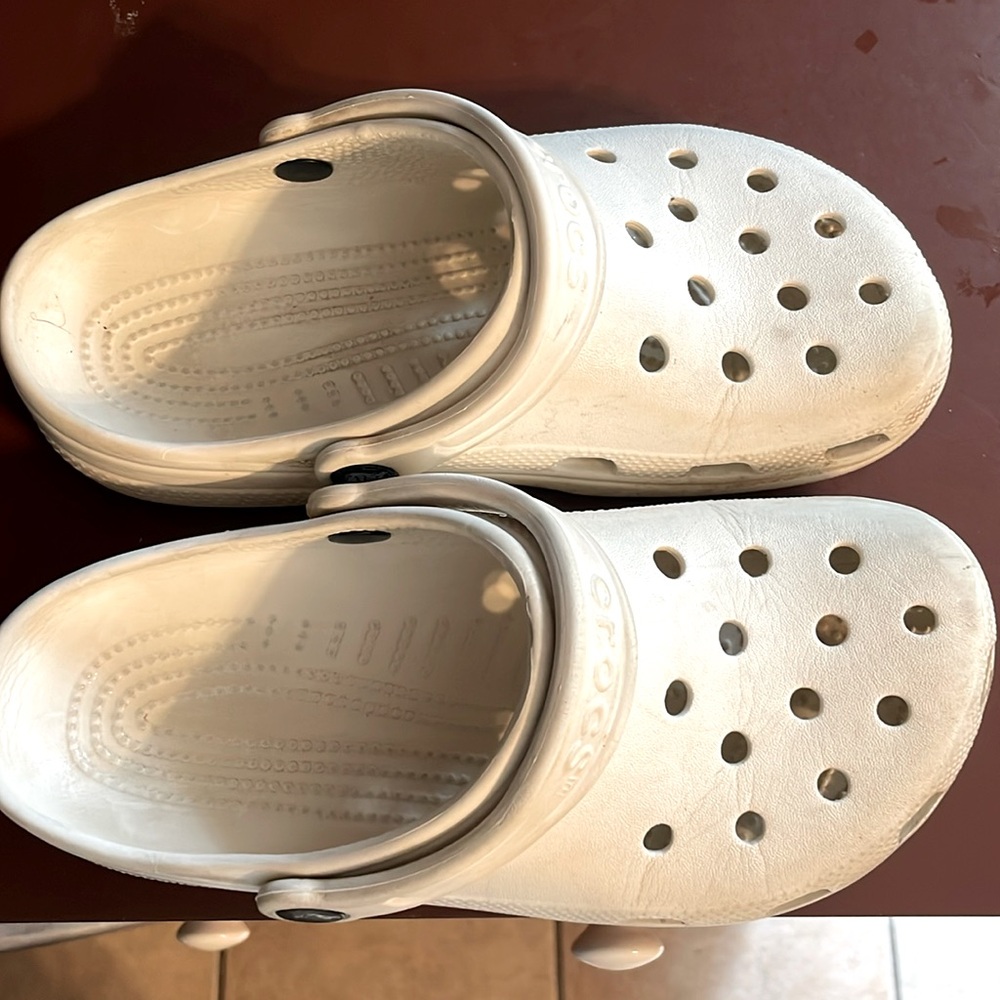 Crocs White size 5 mens 7 womens